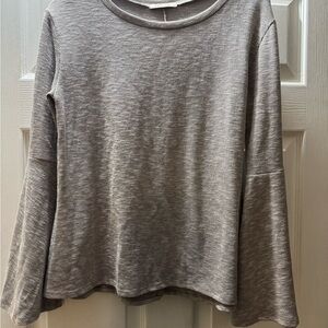 Cozy Casual Women's Gray Ribbed Sweatshirt